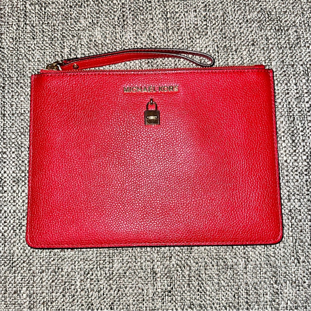 NWOT RED MICHAEL KORS Adele Zippered Clutch Wristlet /Pebbled Leather